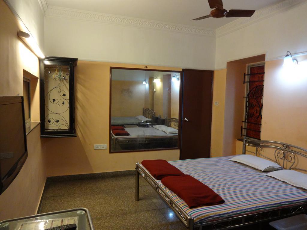 Central Guest House Calcutta Exteriör bild